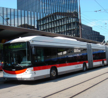 St.Galler Stadtbus der VBSG; Quelle: https://upload.wikimedia.org/wikipedia/commons/6/6a/St.Gallen_VBSG_Doppelgelenktrolleybus190.jpg